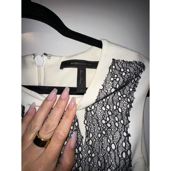 BCBGMAXAZRIA Women's Rumor White with Black Lace Blocked Sheath Dress Size 0 - Picture 2 of 4